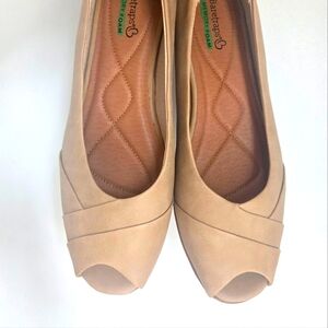 New BARETRAPS Comfortable Tan Women Open Toe Flat  Shoes